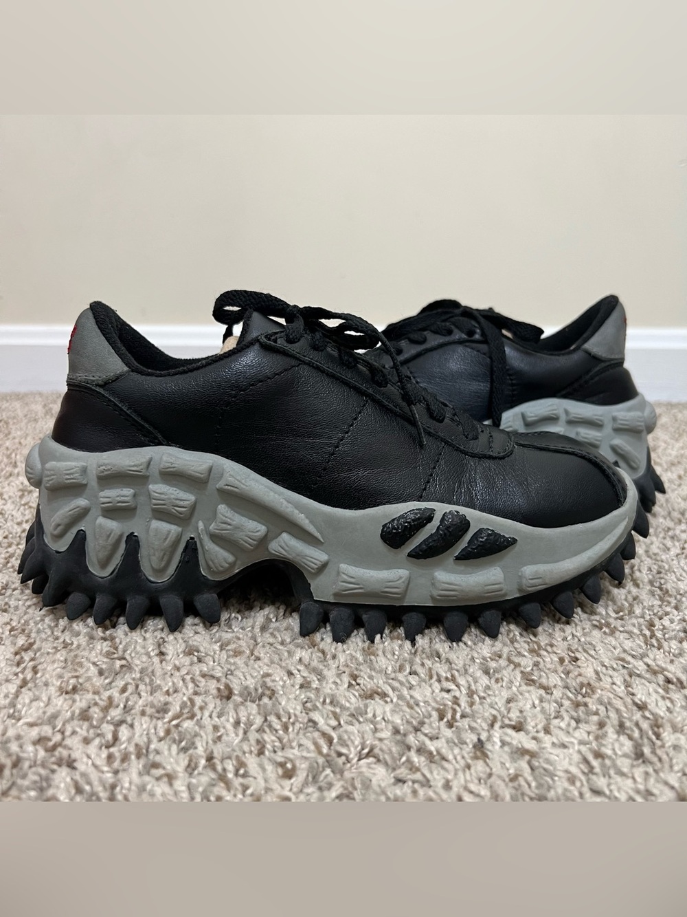 X18 Reykjavik Black/Gray Spike Platform Sneakers Women's Size 38 US 7 Vtg Rare